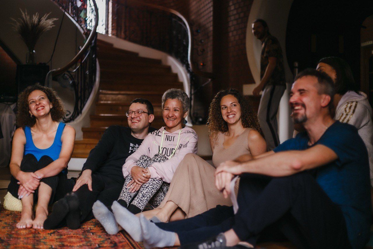 Ретрит-пространство с живой зеленью